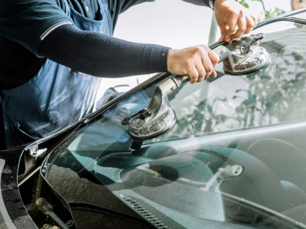 Best Car Windshield And Glass Repair & Replacement in Gurgaon 3 car windshield repair 5